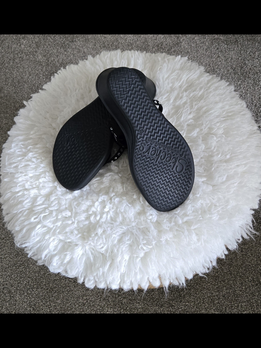 Skechers Black Rhinestone Wedge Thong Sandals - Size 9 - Picture 7 of 9